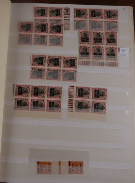 Steckbuch mit postfrischen Bogeneilen, über 400 Werte, dabei auch OR, Zwischenstege, Eckränder, Leer